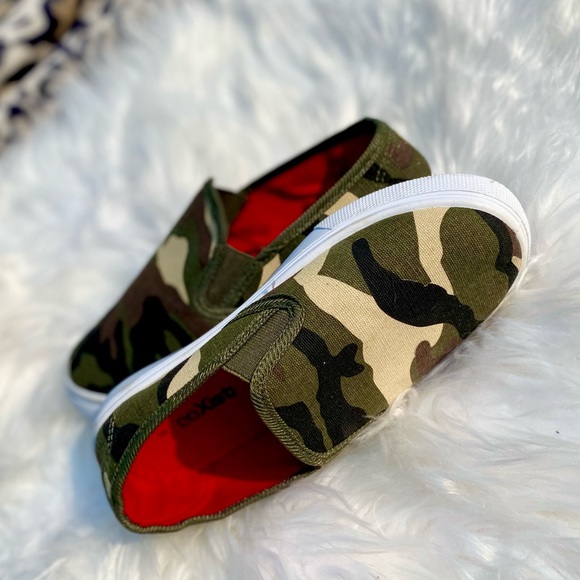 Charles Albert CoXist Boys Camo Slip On Sneaker 3 - Picture 2 of 6